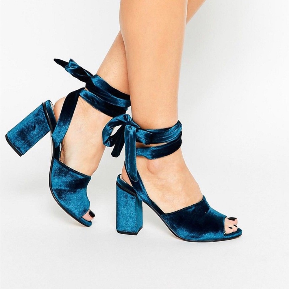 ASOS BLUE VELVET HEELS (Size 7 / 7.5)